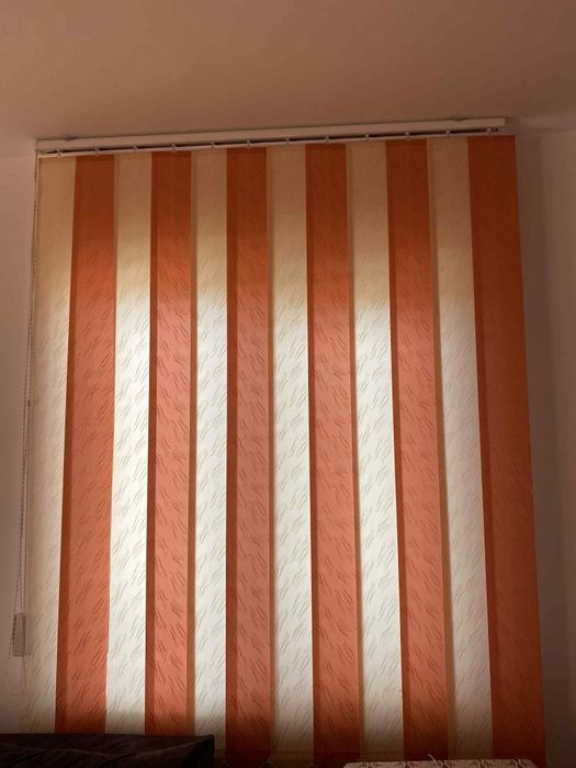 Draperii verticale