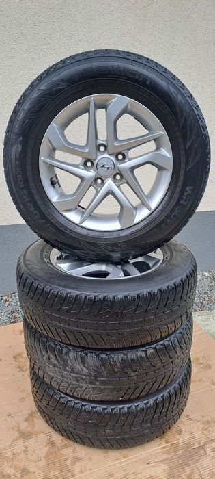 Jante aliaj Hyundai IX 35 R16 cu anvelope iarna Nokian 215/70/16