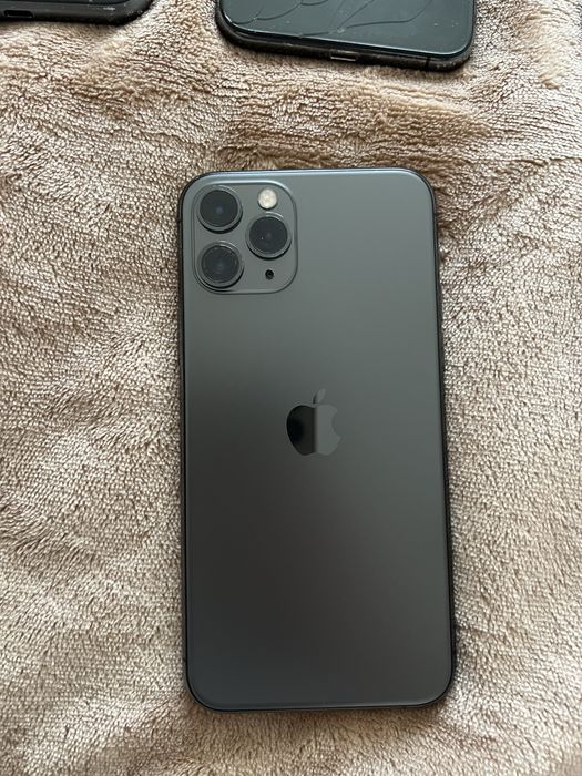 Vand iphone 11 pro 256gb