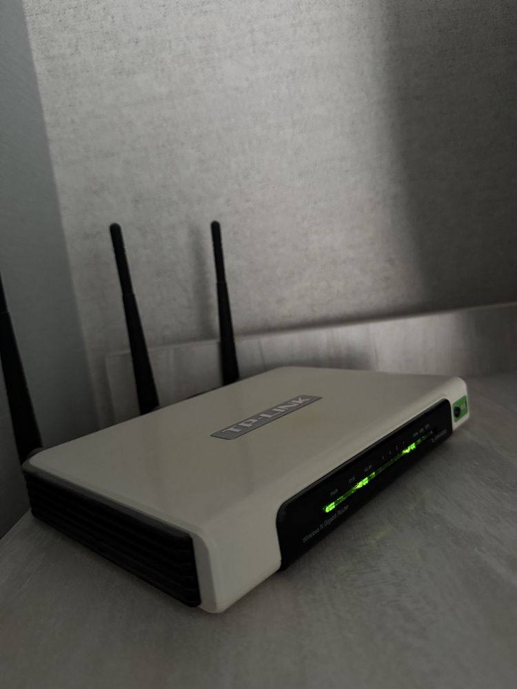 Wi-Fi роутер TP-LINK TL-WR1043ND