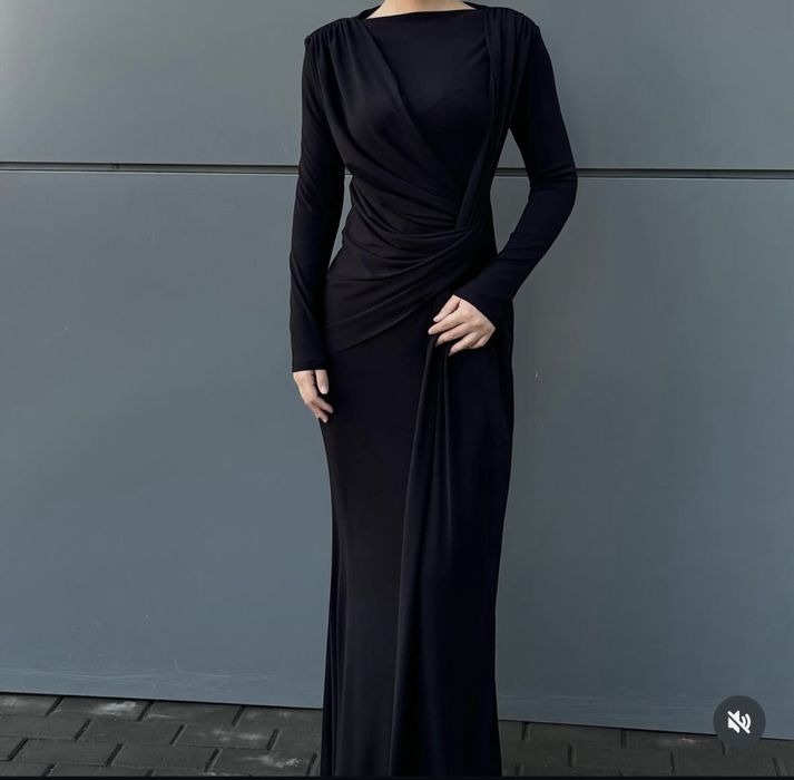 темно коричневое платье