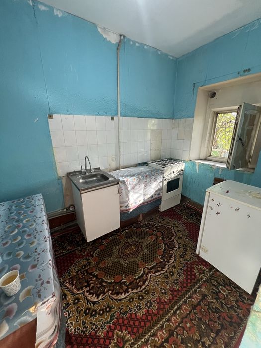 Срочно продаю 1комнатная квартира Юнусабад 18-кв. Галерейка 40м2