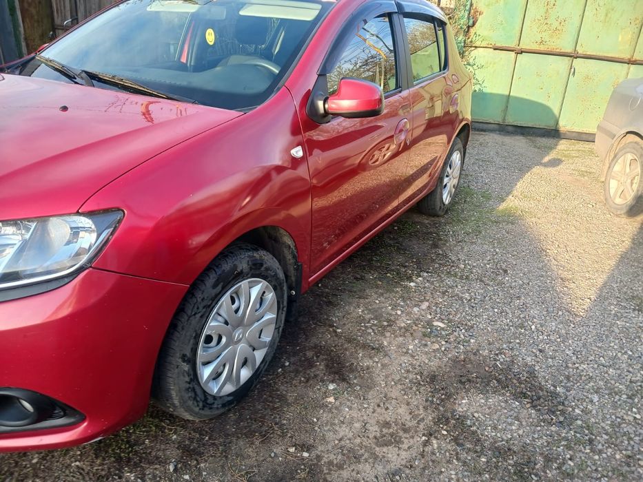 Продам машину Renault Sandero 2015 г.в