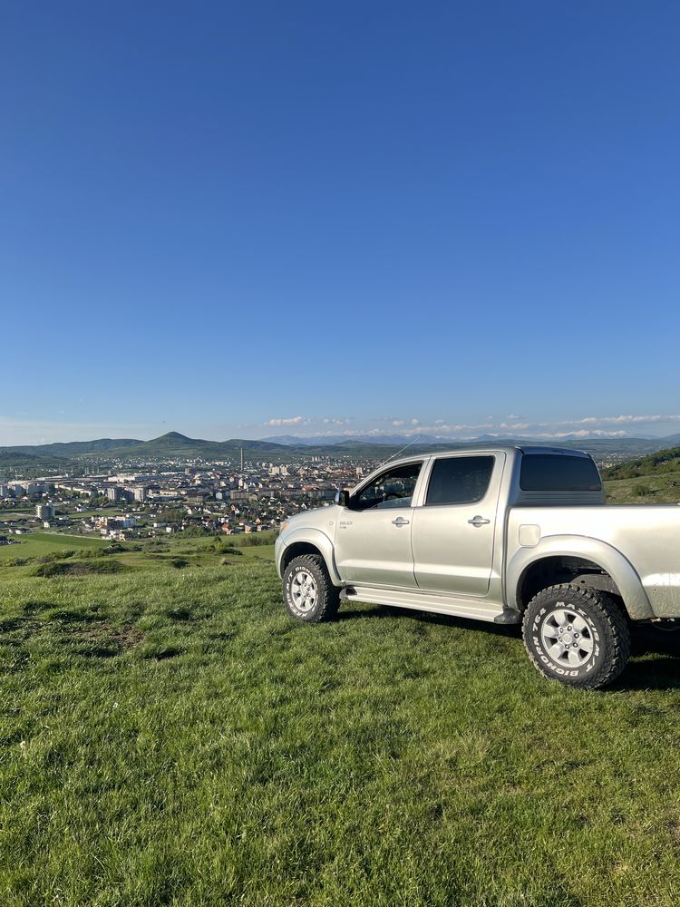 Toyota hilux autoutilitara