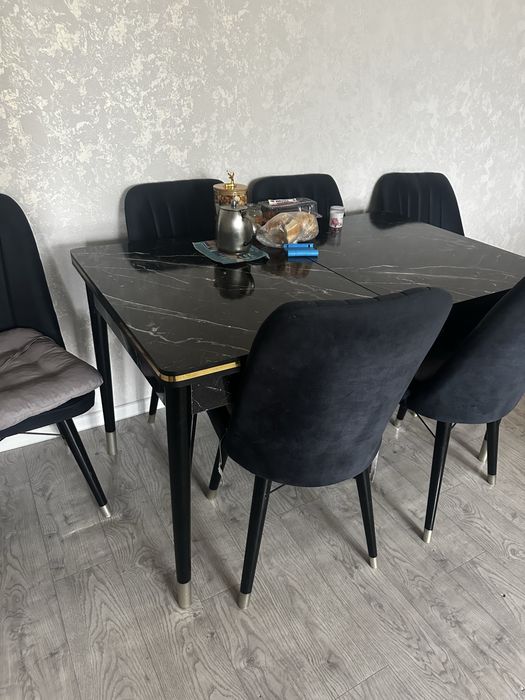 Продам стол со стульями