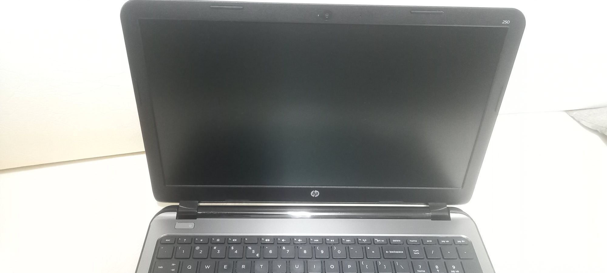 Лаптоп 15,6" HP  250 G3, Intel core i3-4005u,4 GB RAM, 500 GB