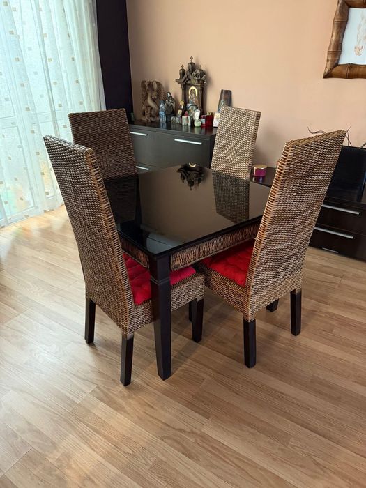 Комплект маса с 4 стола