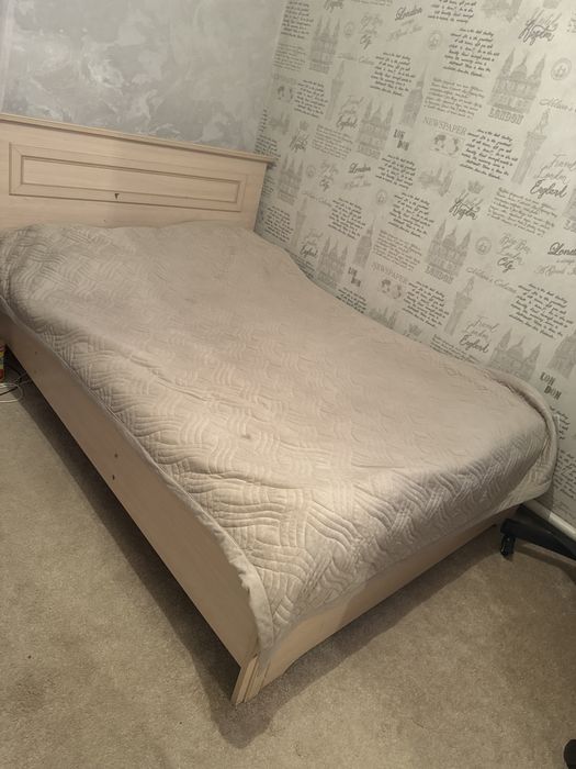 Двухспальная кровать