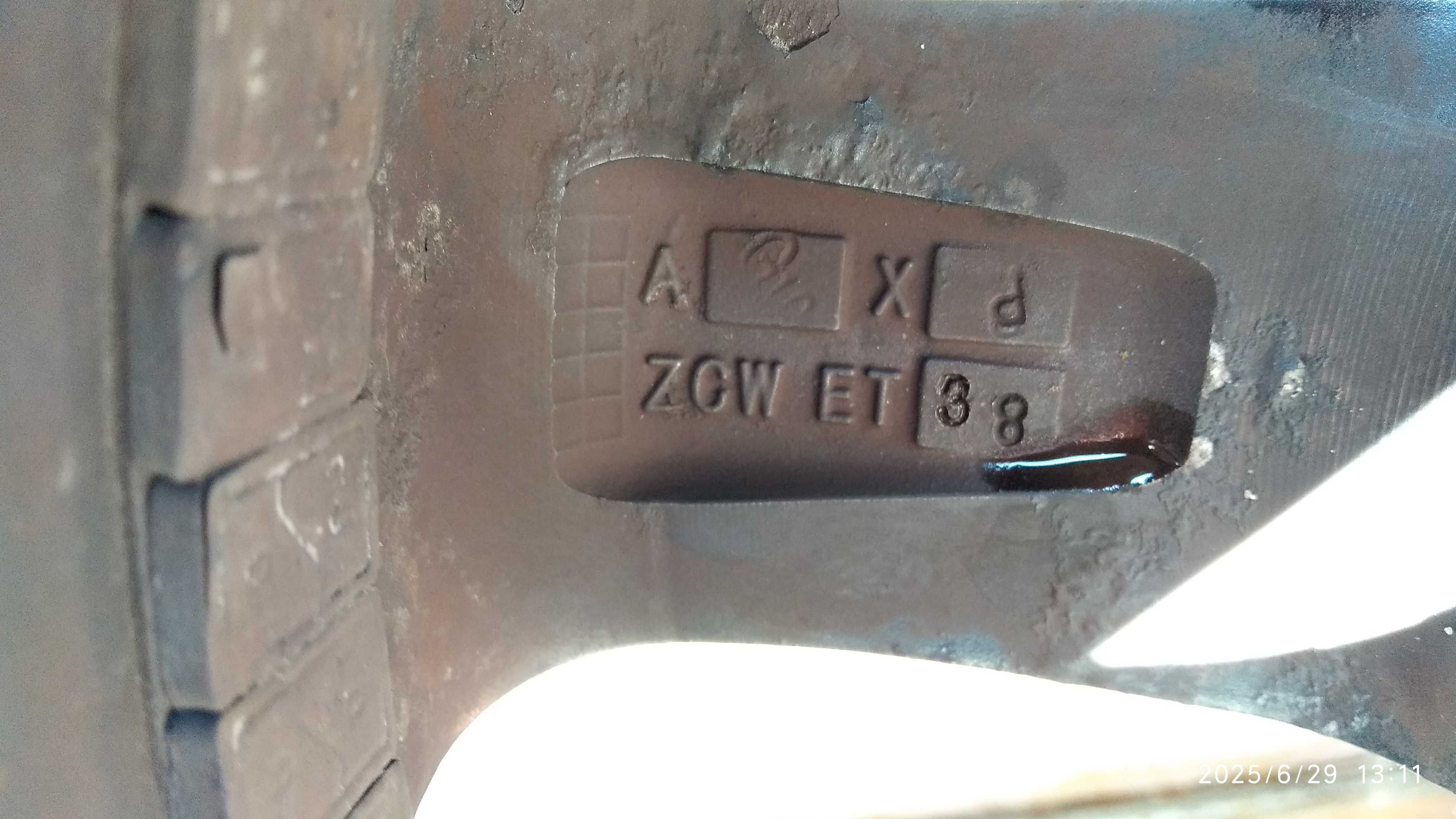 Джанти Dezent с гуми-6j-15-4х100-ЕТ-38-ЦО-60,1 с  втулки 56.6 за Опел.