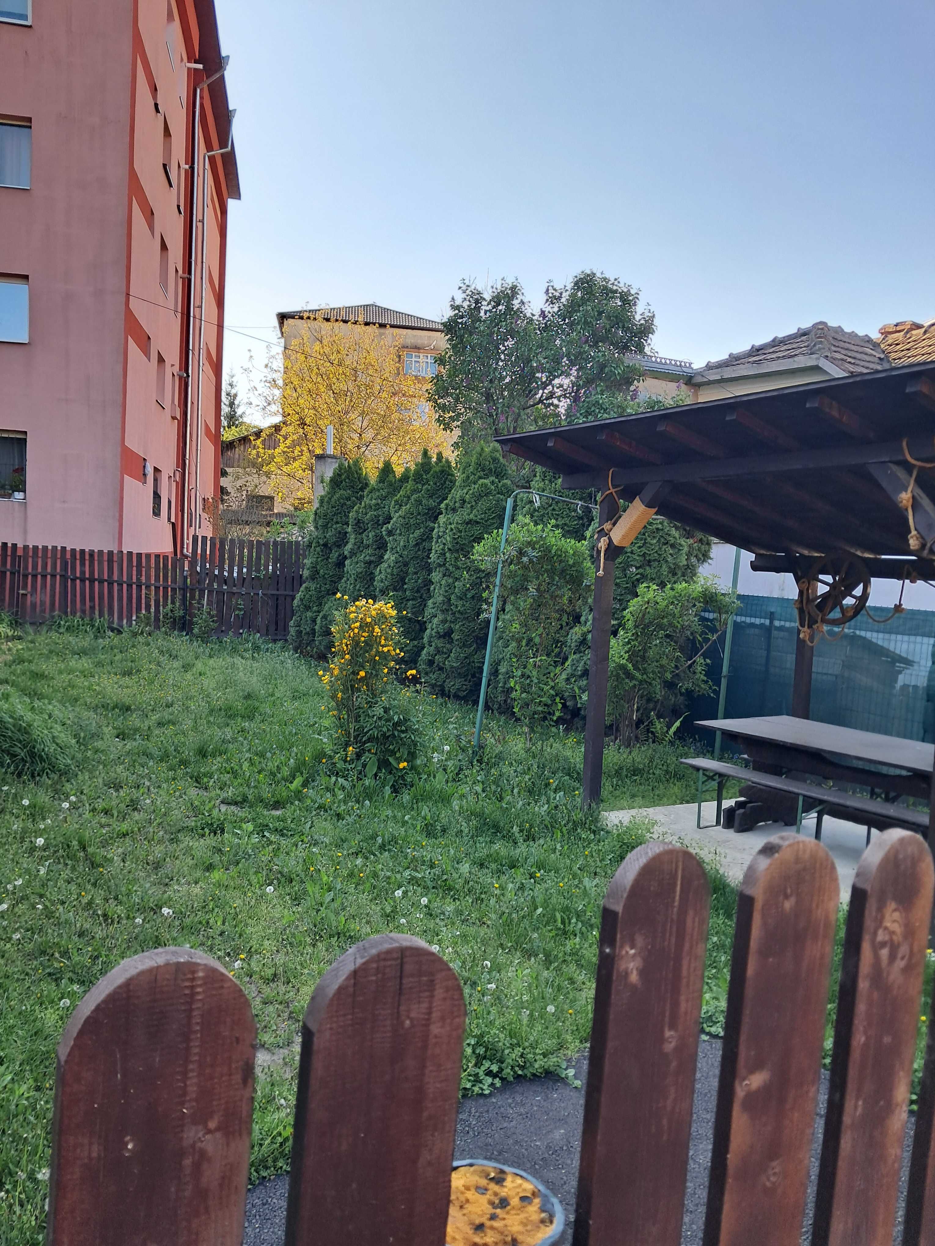 Vând sau schimb casa cu teren zona centrala Suceava