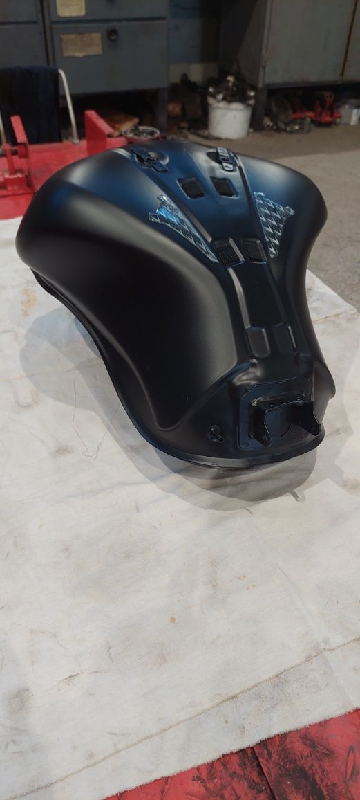 Z1000 2020 резервоар