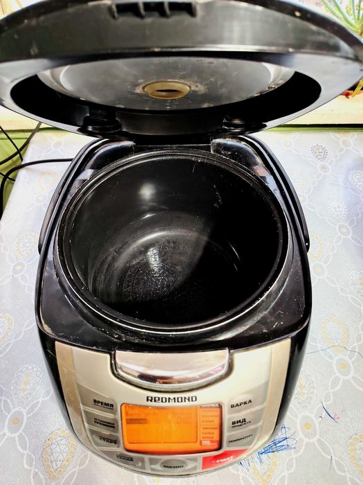 Мультиварка REDMOND 2шт у одной 41 функция у второй 42.