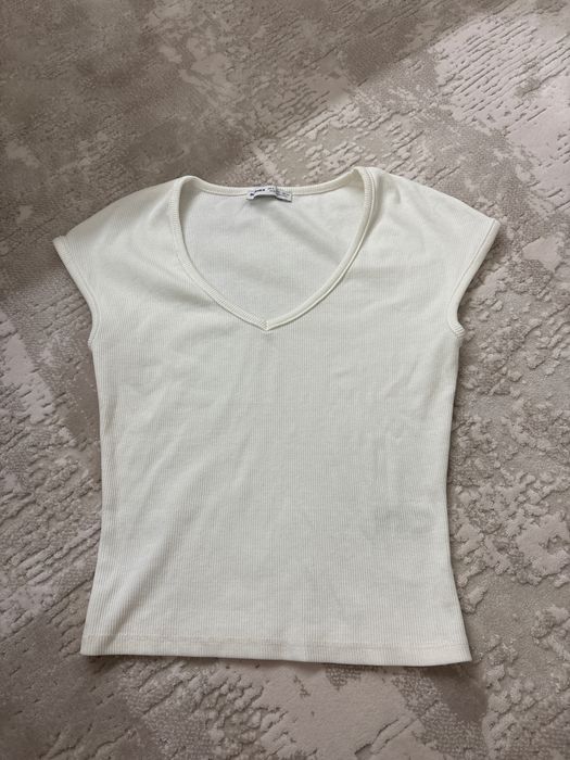 Белый топ bershka