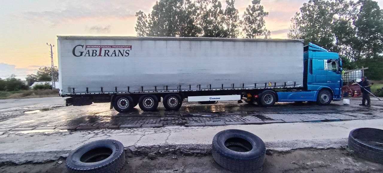 Даф фура сотилади