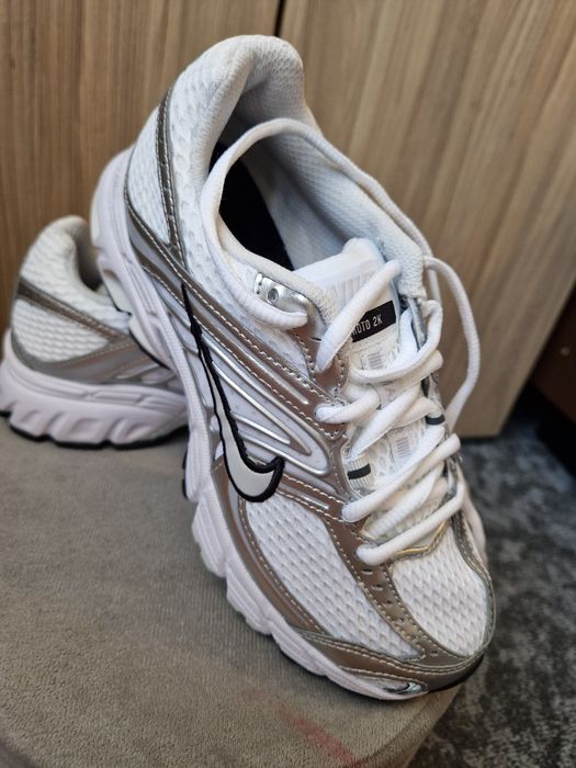 Nike Air Max Moto 2k