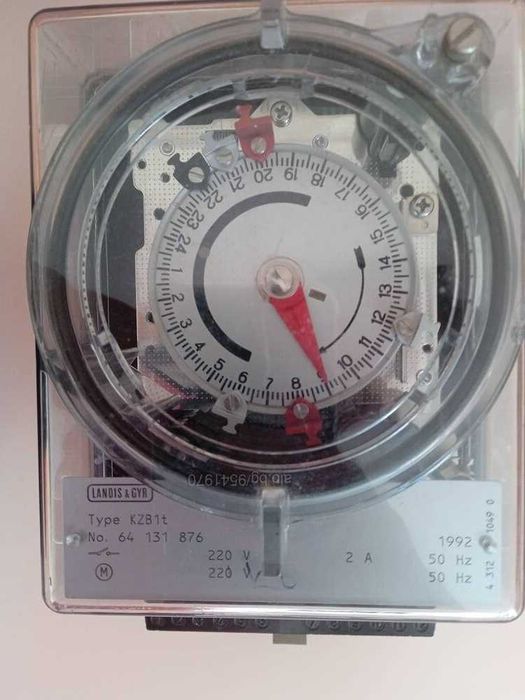Електронна скрап. Часовник електрически Type KZB 1t 220v