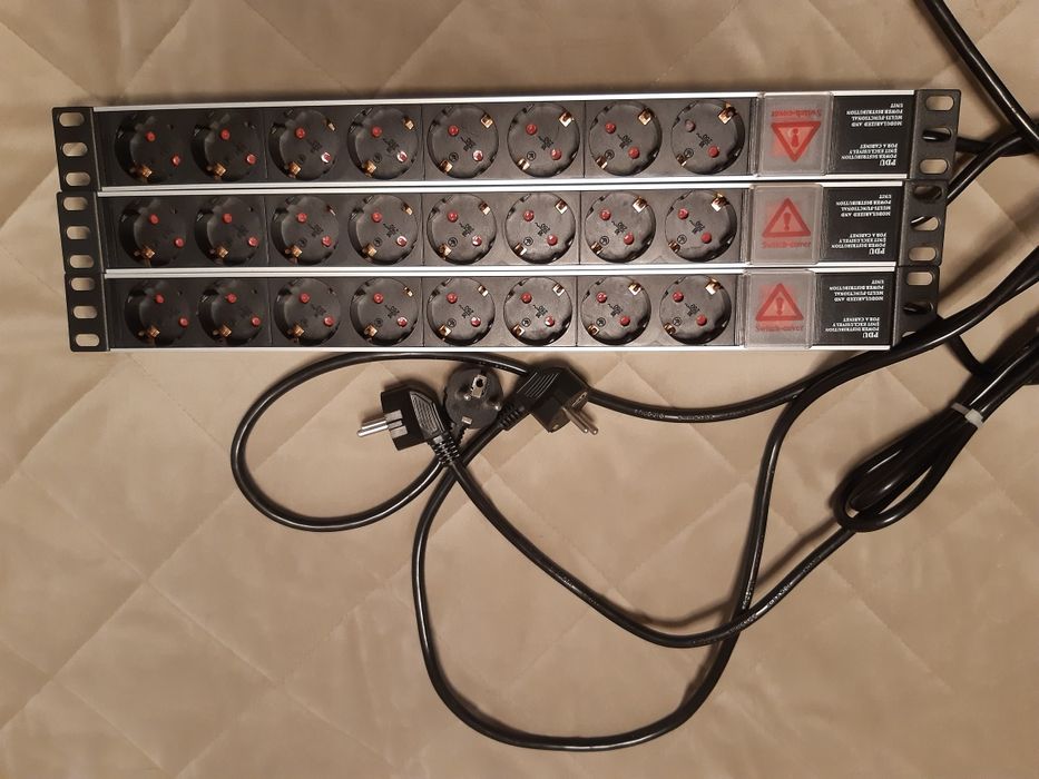 Bara alimentare profesionala PDU rack 19'' din aluminiu, cu 8 prize