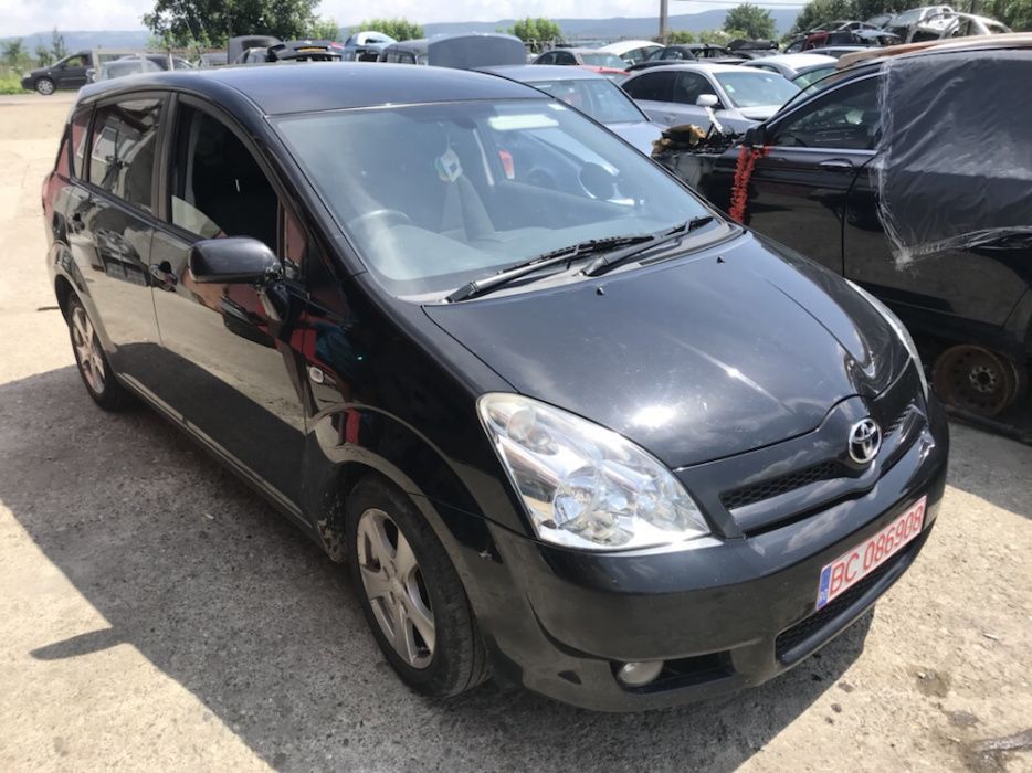 Dezmembrez toyota corolla verso 2,2 d