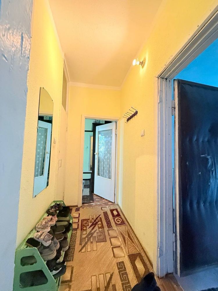 Massiv panelniyda razdelniy 2 xonali uy sotiladi