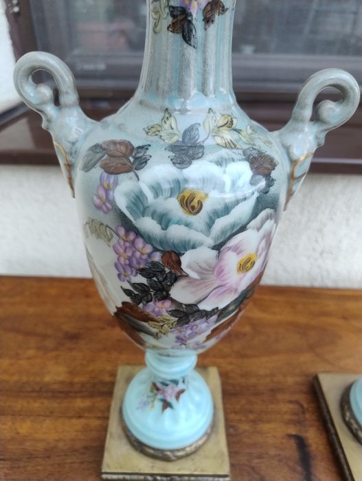 De vânzare set de vaze/amfore vechi din porțelan cu motive florale