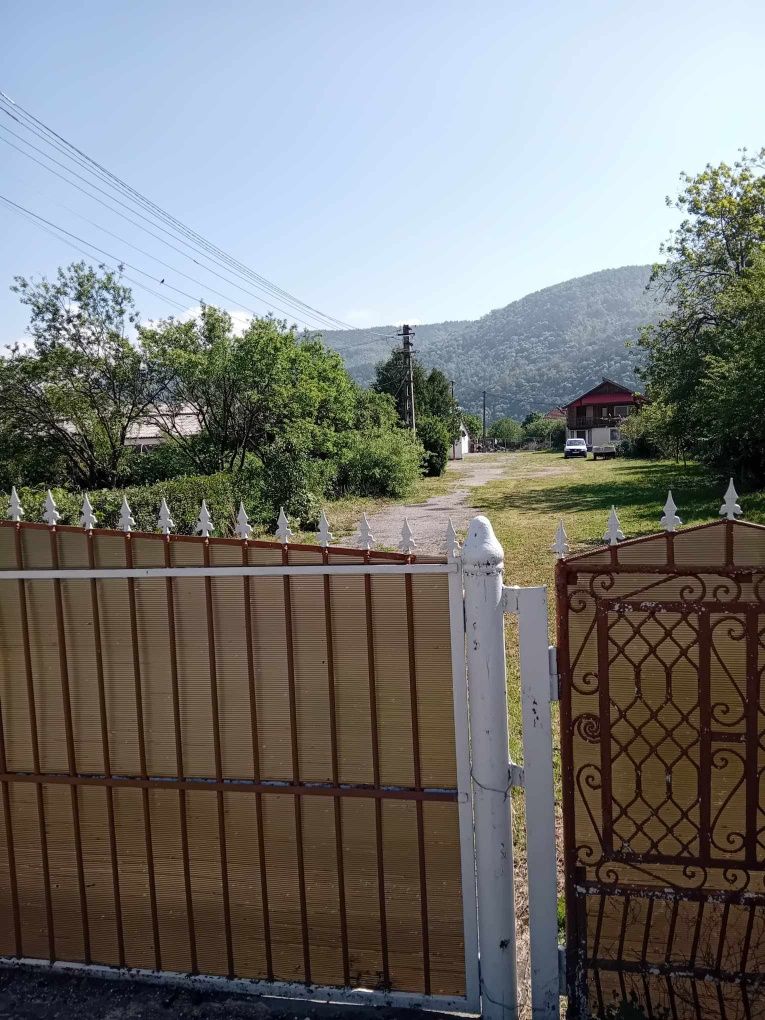 Teren cu hala + casa de vanzare 8100 mp ~5 km Hațeg