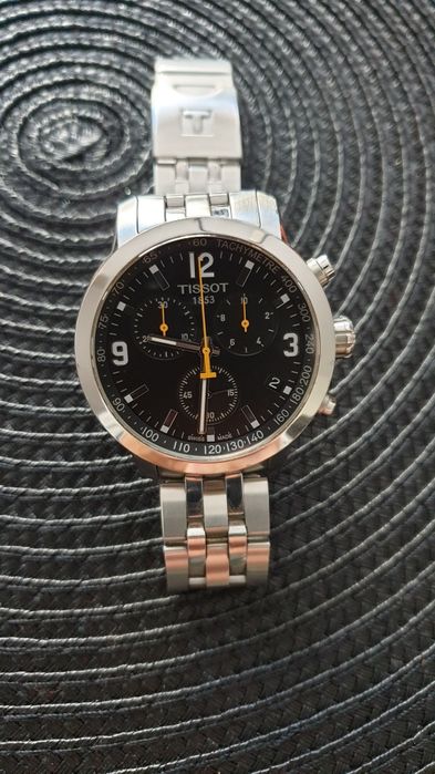 Tissot PRC 200 Швейцарски часовник