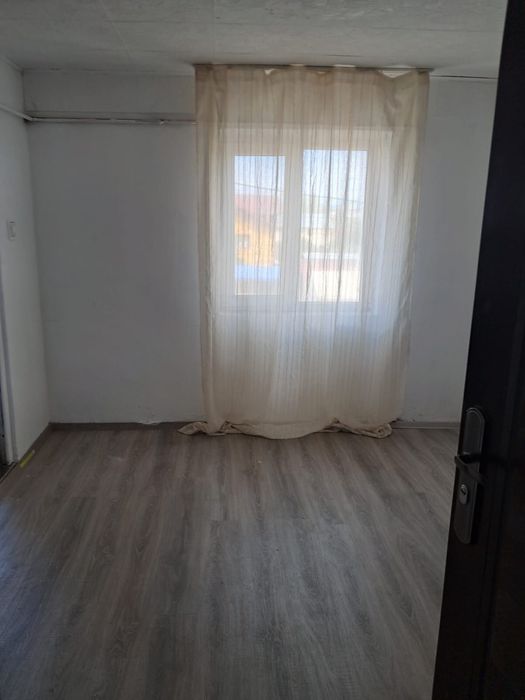 De vanzare garsoniera in Floresti/Prahova 15200€(agentie)€
