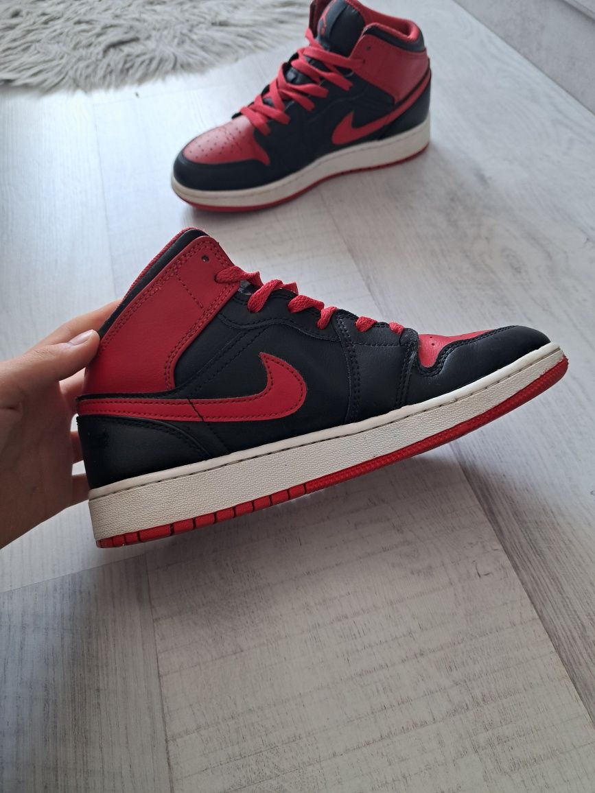 Jordan 1 mid bred