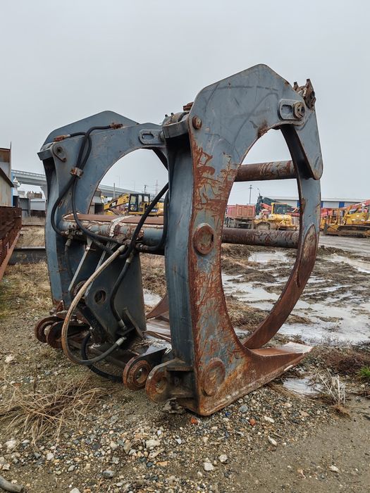 Graifer forestier de pe incarcator frontal Komatsu