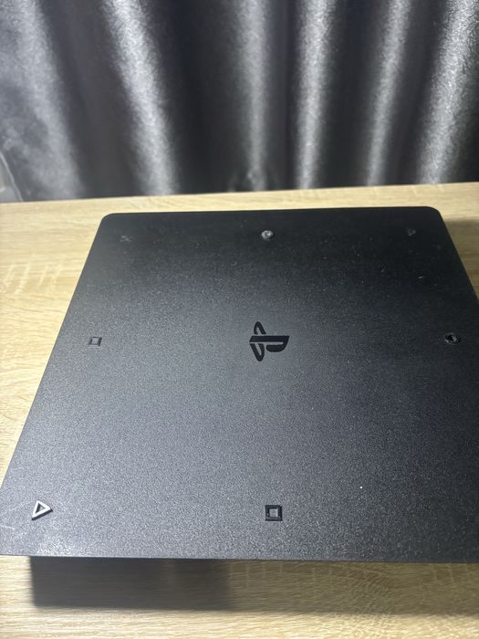 Playstation 4 slim