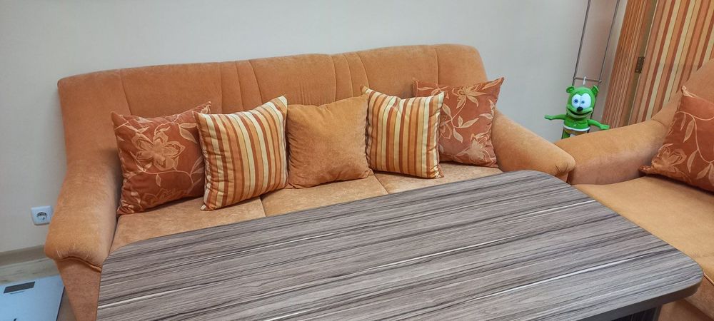 Реставрирани дивани без забележки