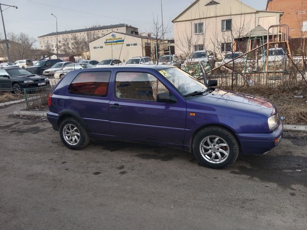 Срочно продам гольф 3