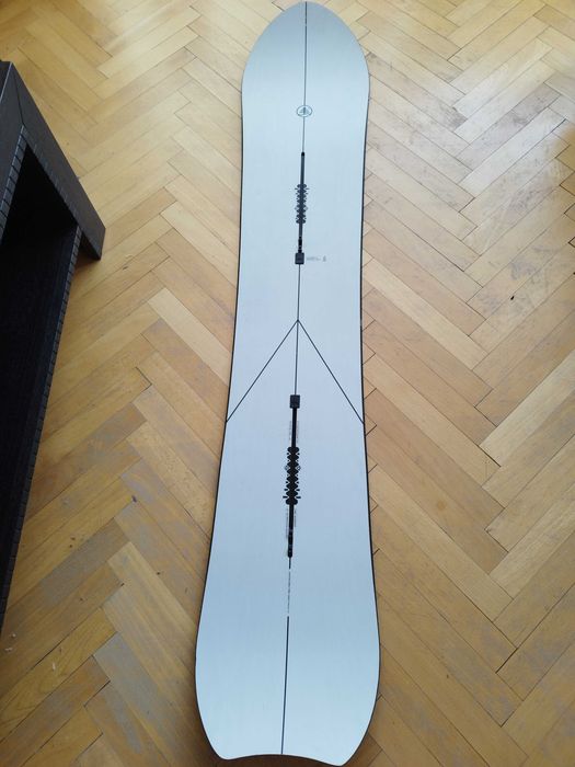 Burton Family Tree Wave Tracer flying v 155 All Mountain/Pow Snowboard