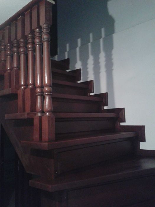 scari din lemn masiv