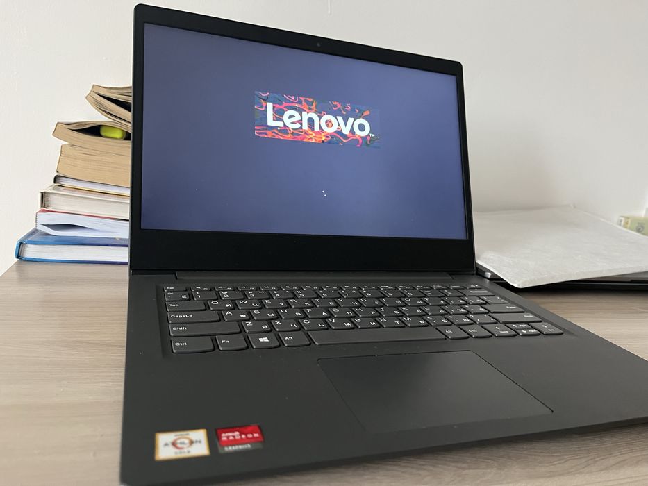 Ноутбук AMD Athlon Gold 3150U / 8GB / SSD 128GB / Radeon Graphics