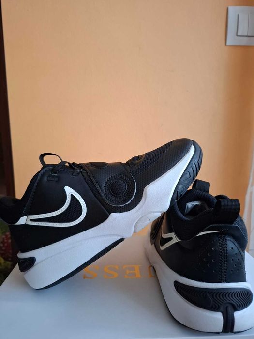 Детски маратонки Nike Team Hustle D 11