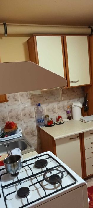 Inchiriez apartament 2 camere complet mobilat - 300 euro / luna