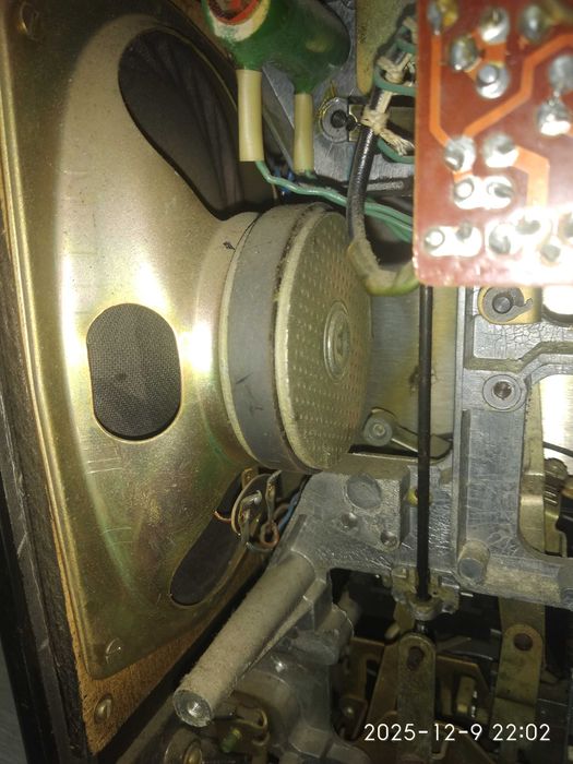 Продаются динамики 4 ОМ 2 шт