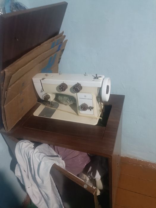 Uy jihozlari sotiladi