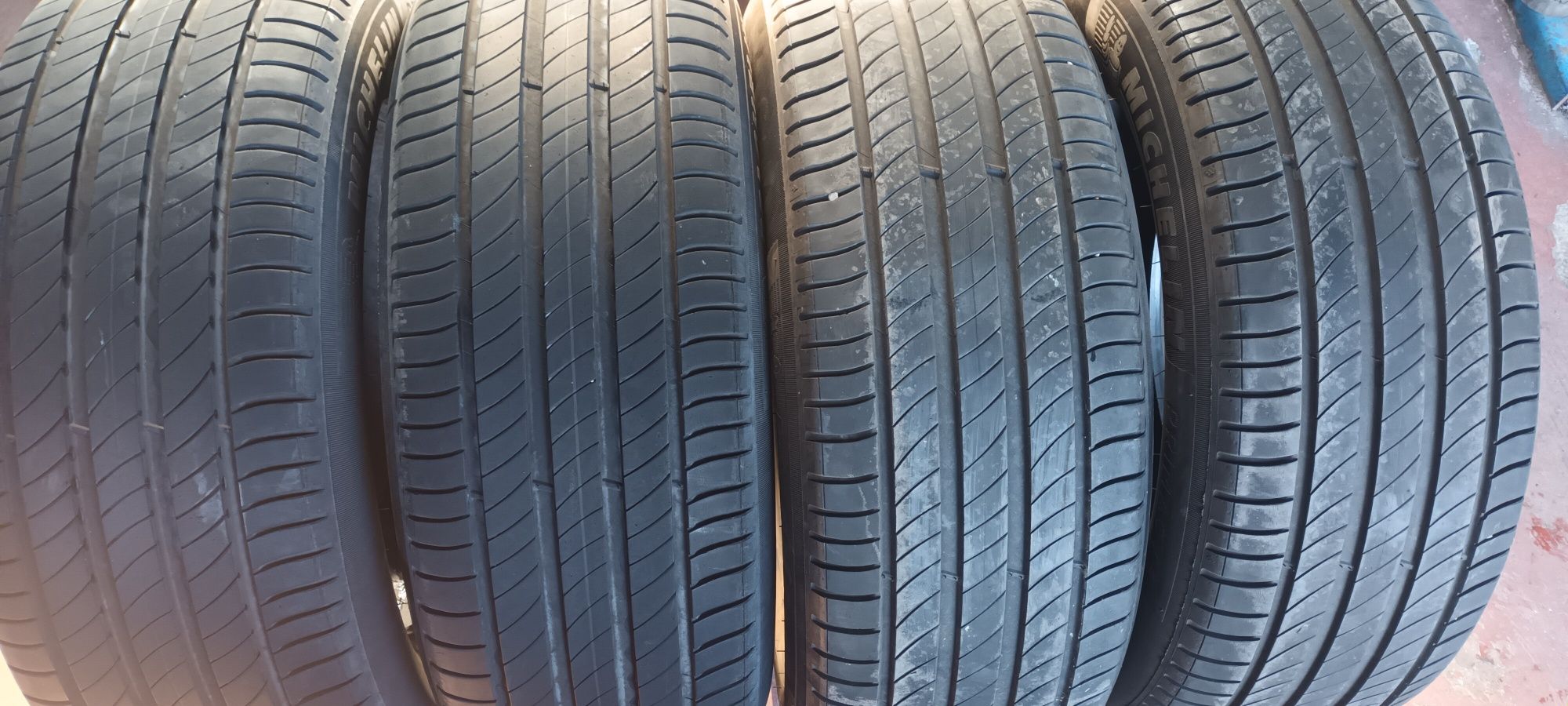 235/55/18 Michelin