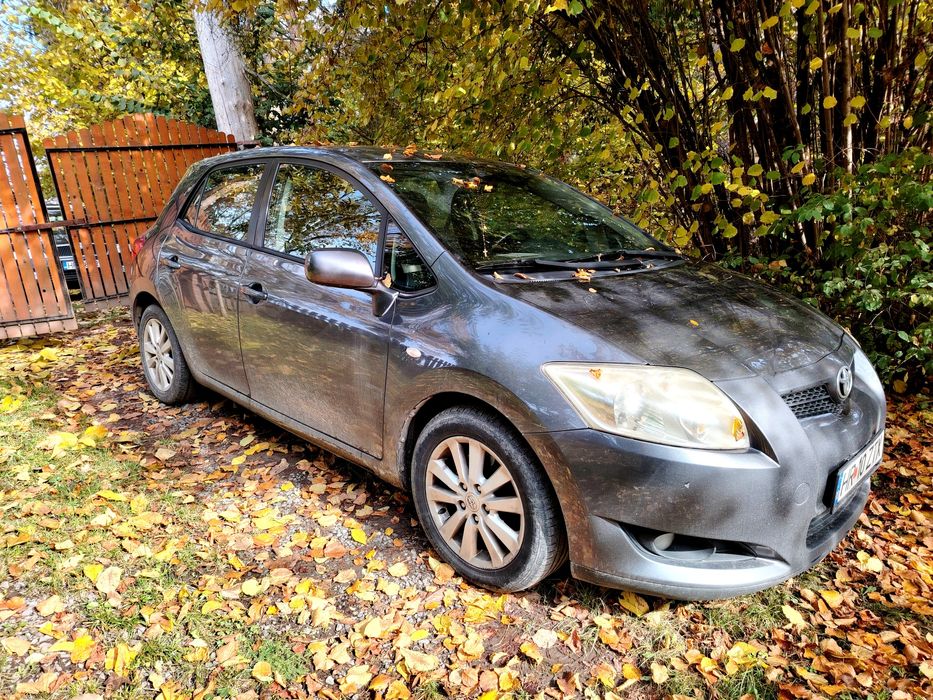 Vând Toyota Auris