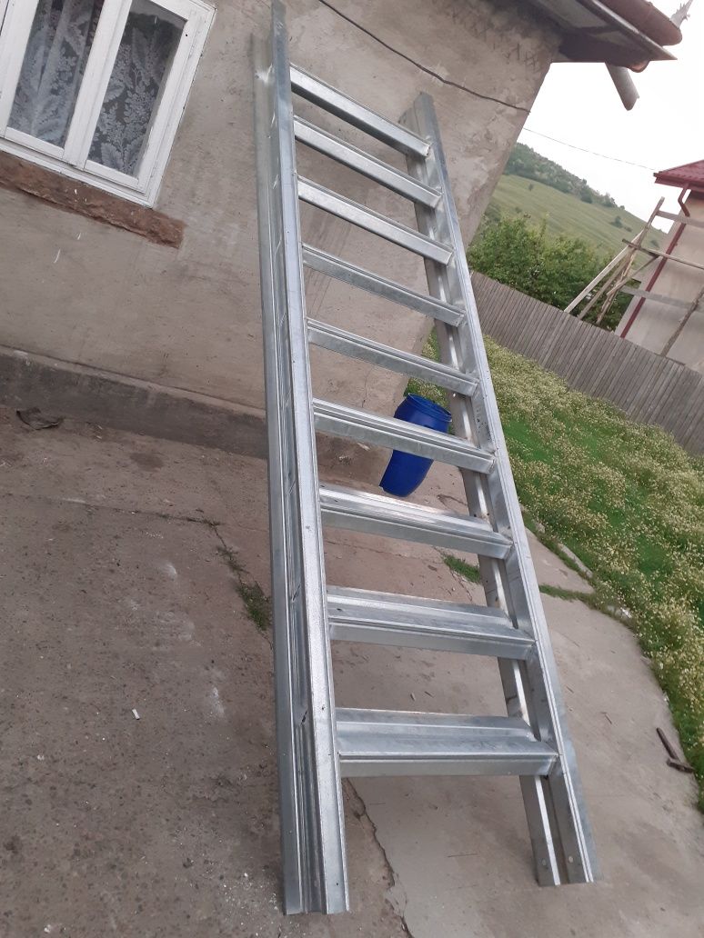 Scară metalică zincata 70latime