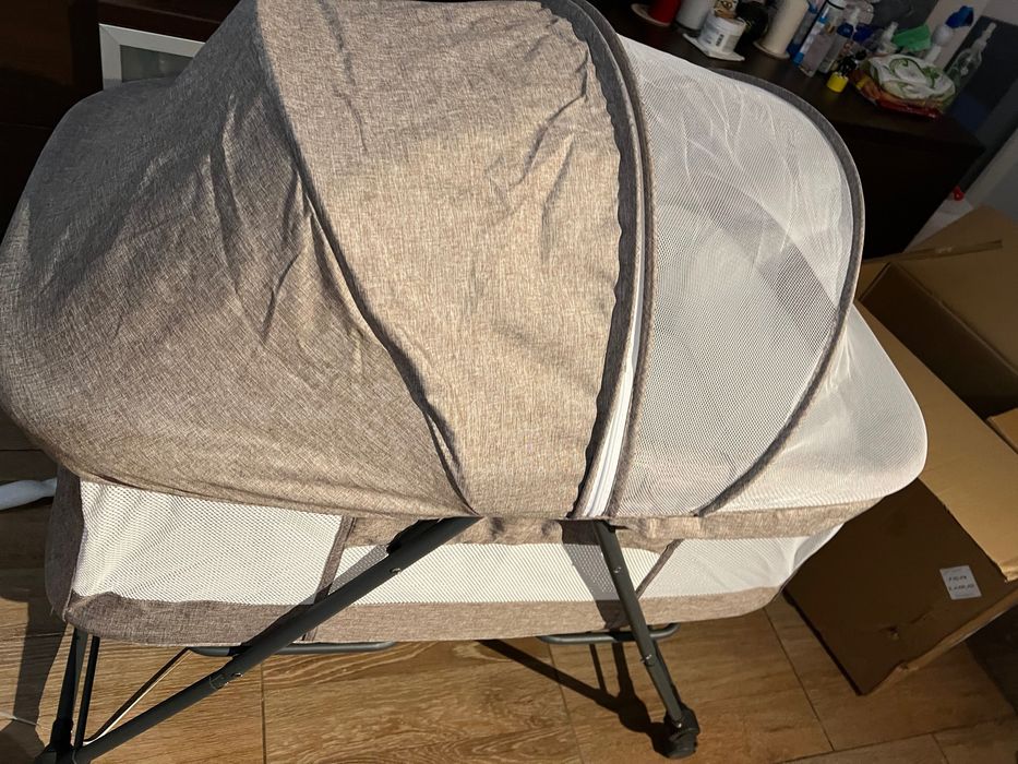 Vând pătuț bebeluși ca nou