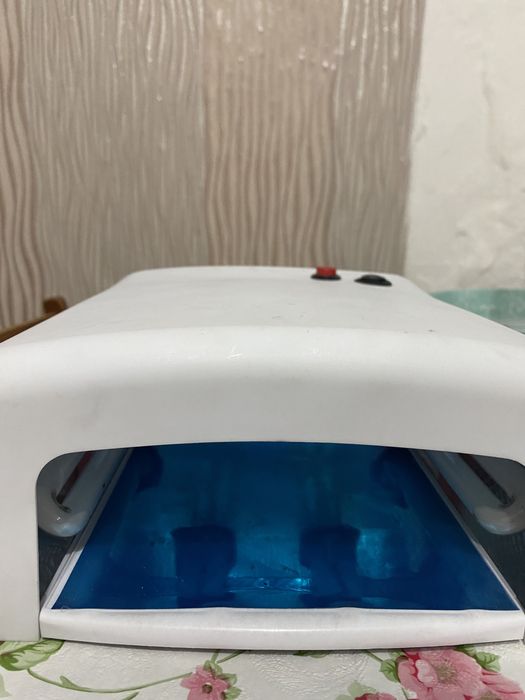 ПРОДАМ лампу для маникюра