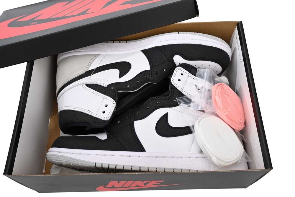 Nike Air Jordan 1 Retro High OG Bleached Coral