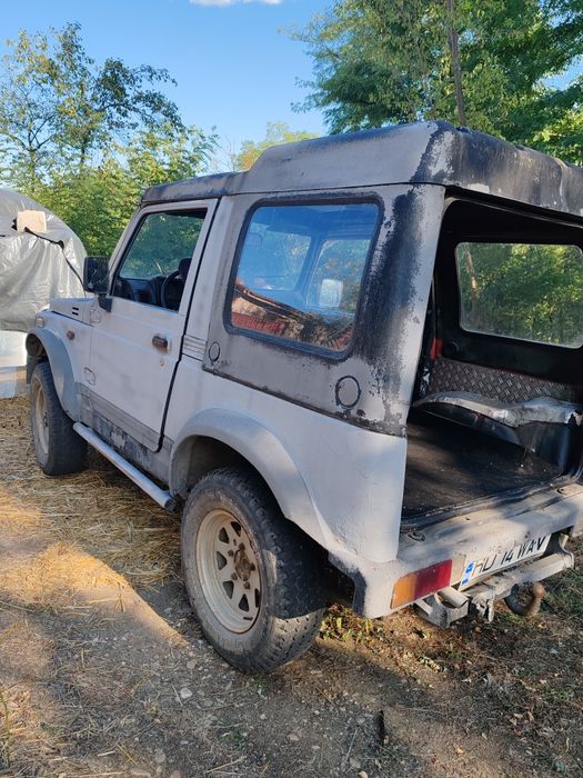 Vând Suzuki Samurai
