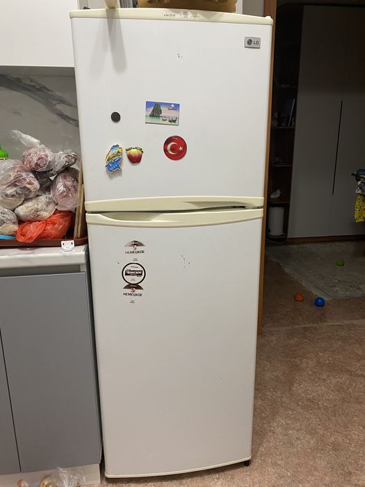 Продам холодильник LG ,  в хорошем состояний и отлично работает