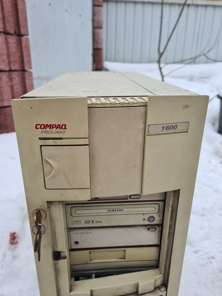 Продается сервер Compaq ProLiant 1600