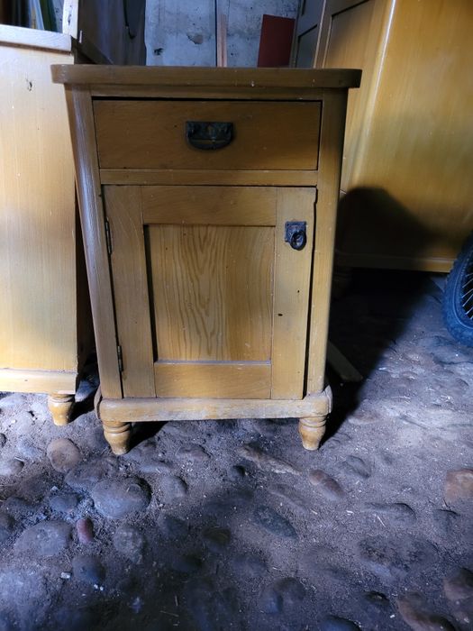 Vând mobila lemn masiv