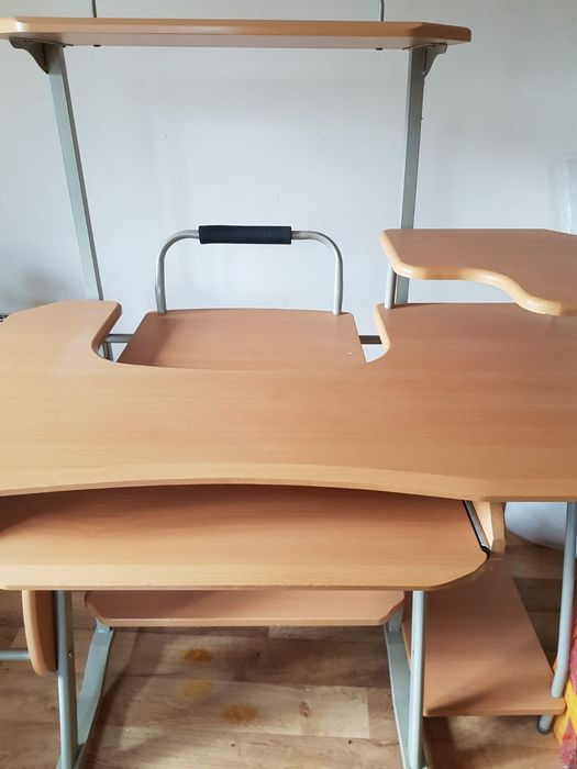 Продается компьютерный стол